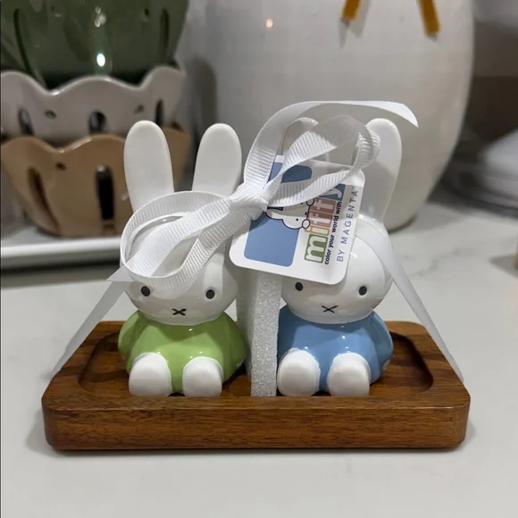 Miffy Ceramic Bunny Pair in Green and Blue - Picture 2 of 11